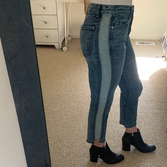 7 For All Mankind cropped, side stripe jeans - Picture 5 of 6